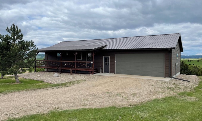 Platte Cabina | Family & pet friendly cabin. Close to excellent fishing, boating and hunting.