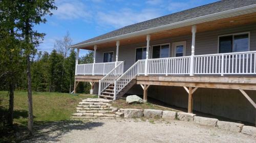 Miller Lake Casa | Family & Pet Friendly Huron Getaway