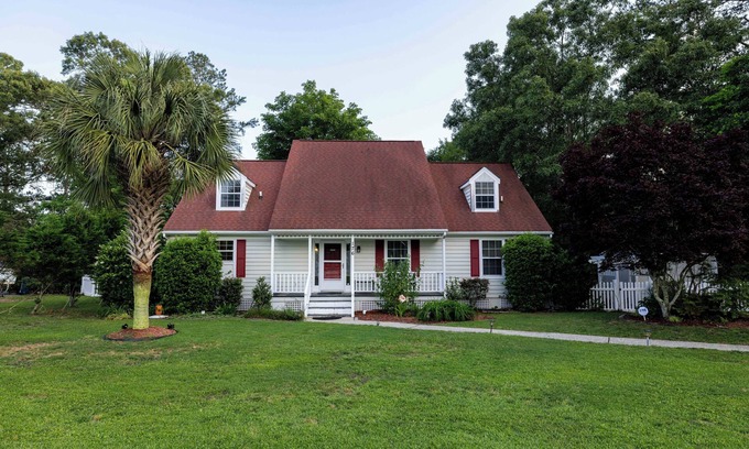 Conway Cabaña | Family/Pet friendly home beside the Waccamaw River.