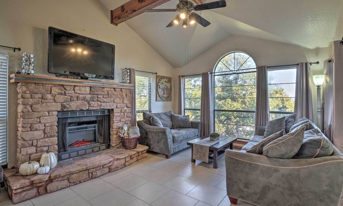 Briarcliff Casa | Spicewood Home con vistas al lago Travis! ..Familia y mascotas ... Duermen 10!