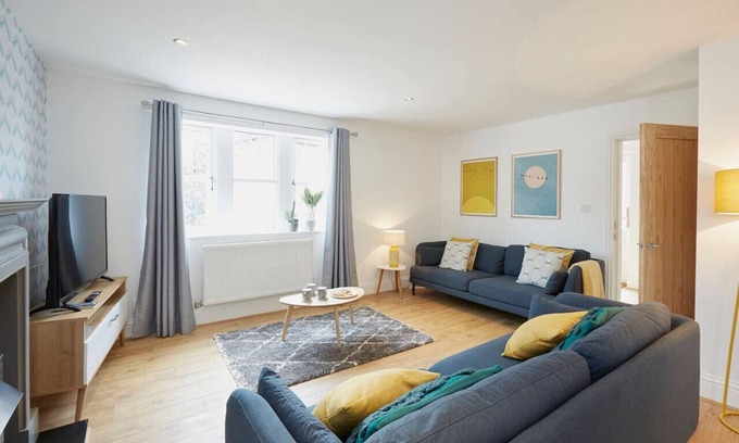 Halifax Casa | Family + Pets | Garden | 300 Mbps | Halifax 8 min