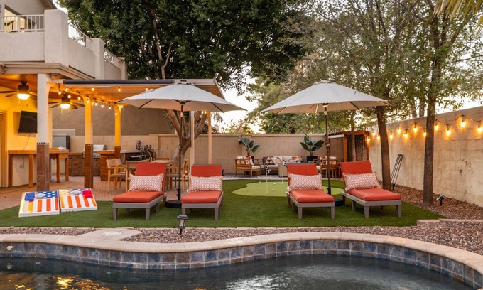 Val Vista Lakes Casa | Family Poolside Fun, Golf & Games!