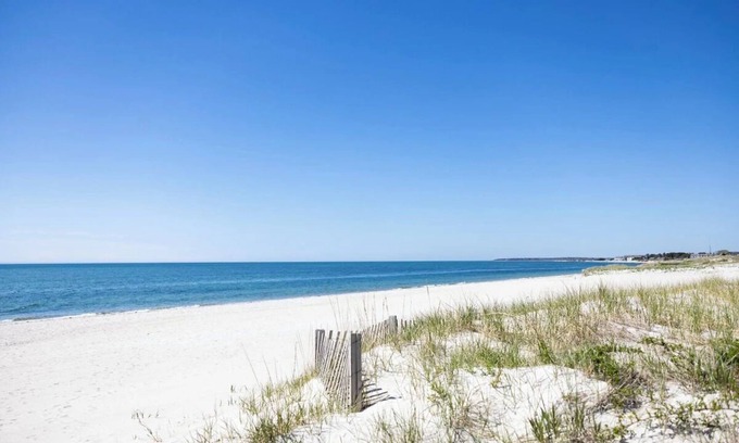 South Yarmouth Hotel | Family-Ready Room with Endless Beach and Pool Joy | 2 Relaxing Rooms