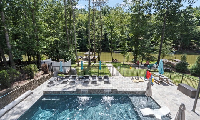 Catawba Casa | Family Resort! MINI GOLF, heated pool, lakefront, hot tub, game room & theater!