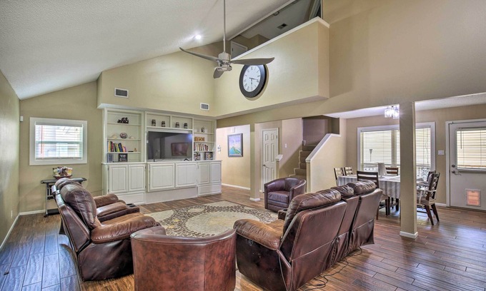 Boerne Casa | Family Retreat ~ 1 Mi to Hill Country Mile!