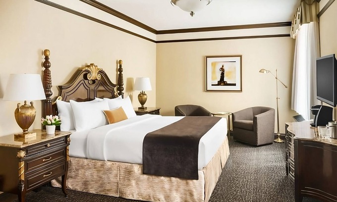 Central Park West Hotel | Family Retreat! 3 Exquisite Units, Bar/Lounge, Near Sony Imax Theatre