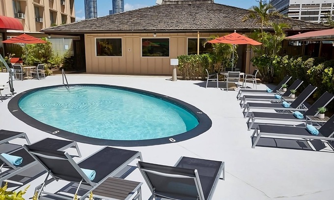 Ala Moana Hotel | Family Retreat! 3 Great Units with Onsite Pool, Near Great Lawn
