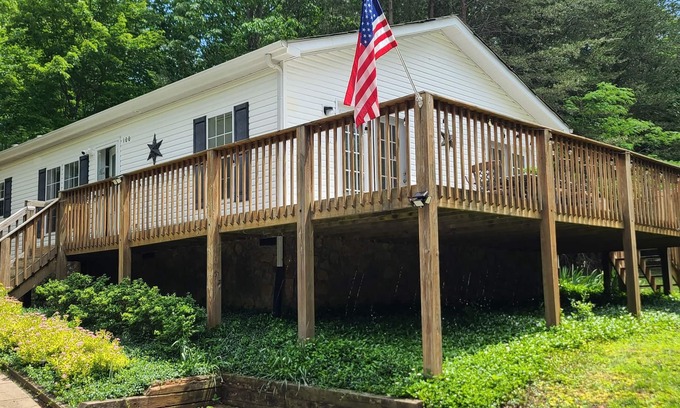 Smith Mountain Lake Casa | Family retreat at the Lake! Dock the boat, fish, jump, or swim from the dock.