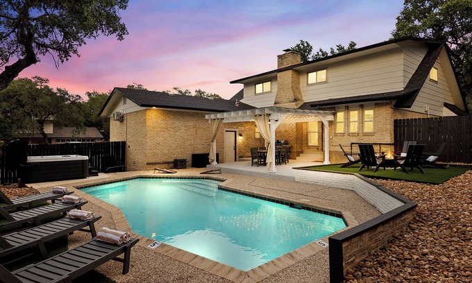 Vance Jackson Casa | Family Retreat in the Heart of San Antonio! Heated Pool - Hot Tub - Game Room