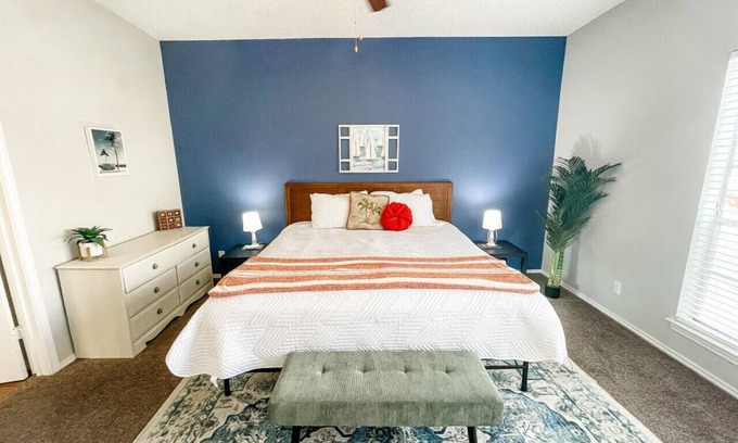 South Side Apartamento | Family Retreat - Near Shopping, Dining & Beach