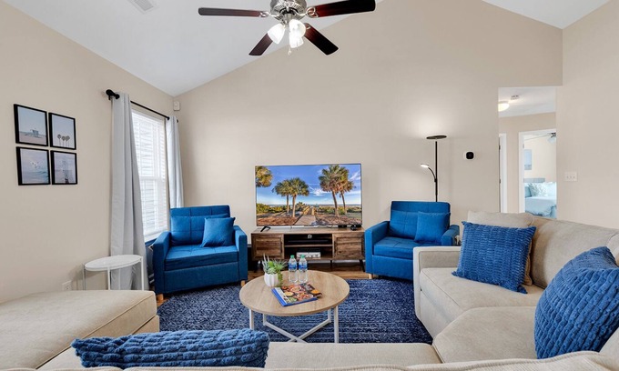 Surfside Beach Casa | ¡Retiro familiar cerca de Surfside Beach y el aeropuerto de Myrtle Beach!