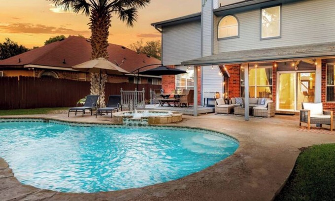 North San Antonio - SAT Casa | Family Retreat w/ Heated Pool + Slide + Hot Tub!