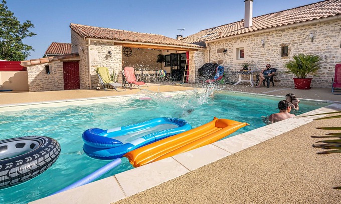 L'Hermenault Cabaña | Casa rural con piscina privada, cerca de Puy du Fou, para 14 personas