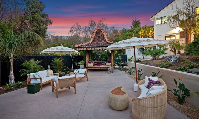 Summerland Condominio | Family Retreat with Private Patio & Lush Gardens