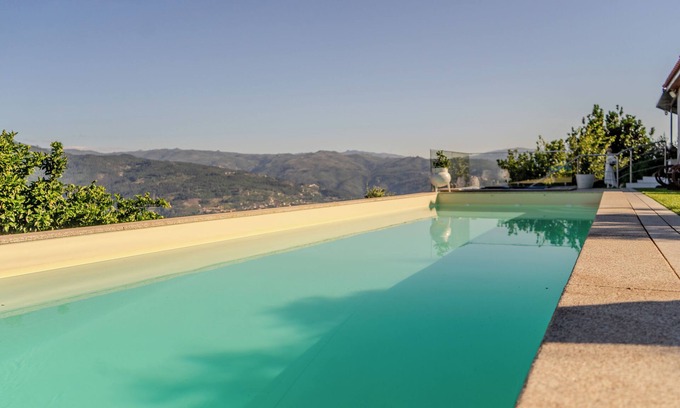Baiao Otro | Family Room at Paradise Farm in Douro
