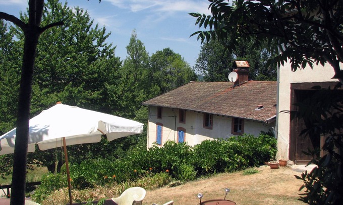 Ambert Apartamento | Family-run gîte located in the countryside near a tourist town.