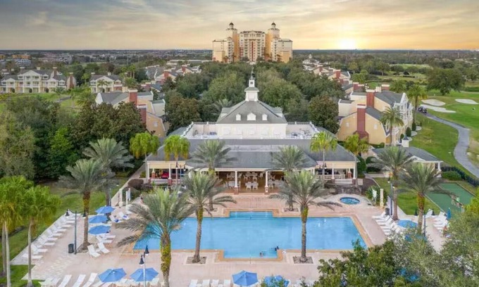 Reunion Casa | Family sized. Great Location. Shuttle to Disney. Waterpark. Access to amenities