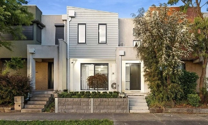Greenvale Casa | Family-sized home in Melbourne, few minutes from the airport. Kids friendly