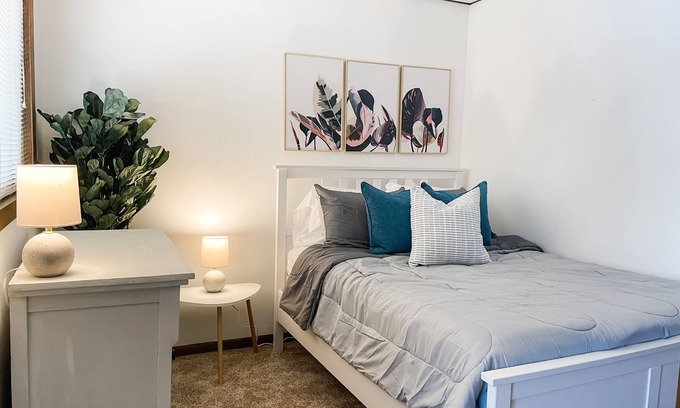Brooklyn Park Casa | Family-Sized Townhome near Minneapolis!
