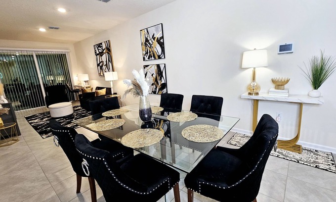 OakLeaf Plantation Casa | Family-sized townhome, mins from wedding venue & shopping @ Oakleaf Town Center