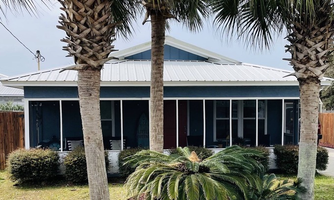Kiska Beach Casa | Family-Sized 2BR/BA House-5 Minutes to the Beach! Pets/Dogs Welcomed!!!