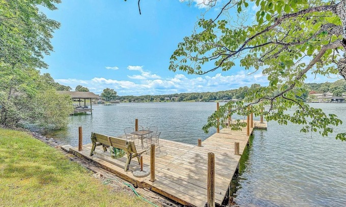 Westlake Corner Casa | Family Smith Mountain Lakefront Retreat - Private Dock 4-bedroom house in Moneta