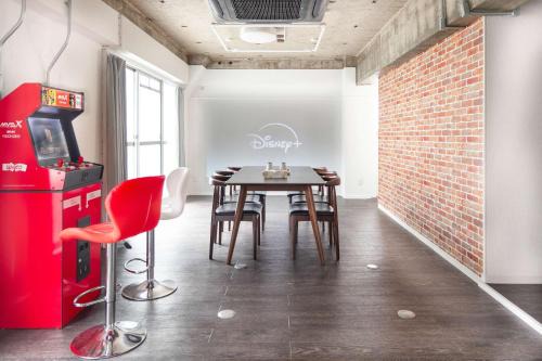 Shikitsuhigashi Apartamento | Family Stay Namba Shinsaibashi & Dotonbori Industrial Loft 6Pax