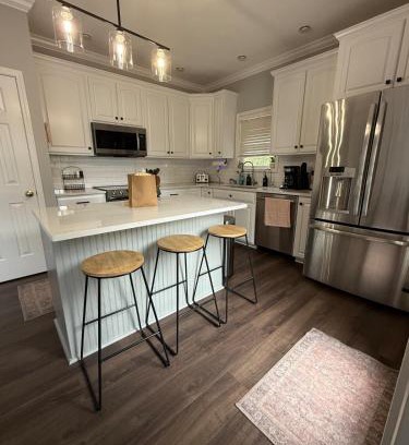 Troutville Casa | Family stay with Pets, EV Charger, Peloton