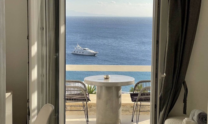Paradise Apartamento | Family Studio for 3 - Sharing Pool