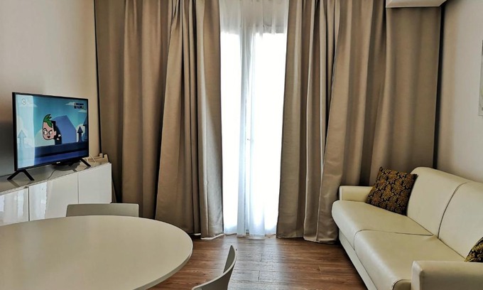 Torre Pedrera Apartamento | Family Suite Appartments Orchidea Blu