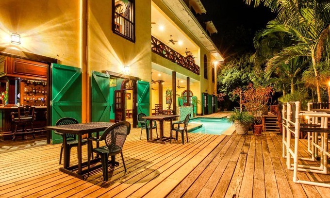 Bullet Tree Falls Casa | Family Suite @ Mahogany Hall