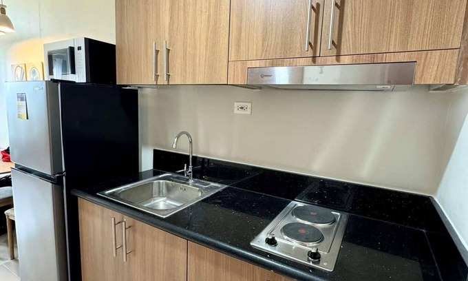 Bouvet Island Condominio | Family suite with 1 bedroom and balcony, stay with us at SMDC Shore 3 Residences