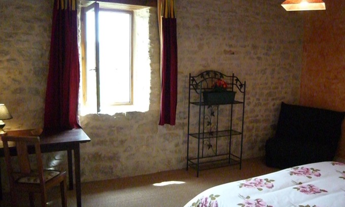 Juaye-Mondaye Casa | Family suite with 2 bedrooms, sleeps 4 at the Ferme Manoir Saint Barthélemy