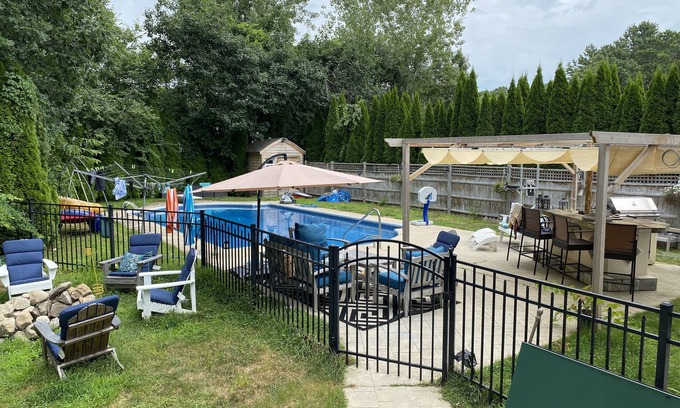 Westerly Casa | Family Summer Oasis- pets allowed, near beaches, swimming pool, outdoor kitchen!