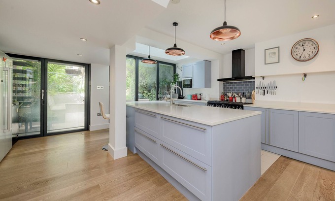 Highbury Casa | Family Townhouse, by Veeve