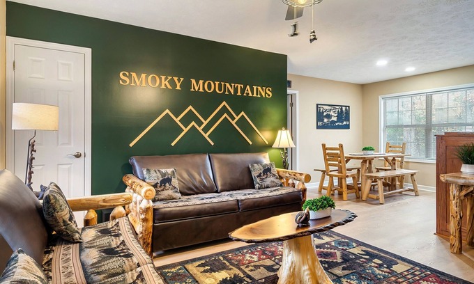Sevierville Cabaña | Family Trip? 5 min from Dollywood Harvest Festival