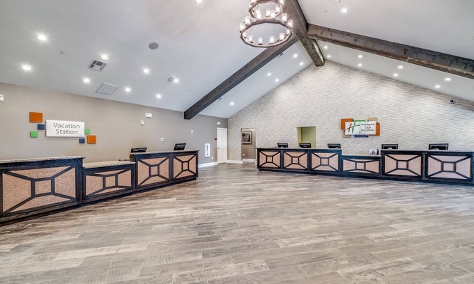 Conroe Villa | ¡Vacaciones familiares en el lago Conroe! El | Villa + 4 piscinas al aire libre + 1 piscina cubierta