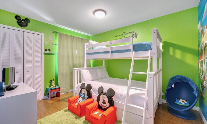 Kissimmee Villa | Family Vacation Home, Free Water Park and Endless Amenities
