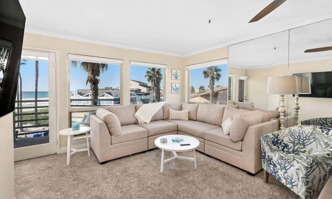Imperial Beach Condominio | Family Vacation Condo - 3 Bedroom