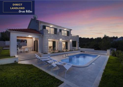 Cove Osibova (Milna) Villa | Family Villa Makarac , Perfect Getaway with Heated Pool
