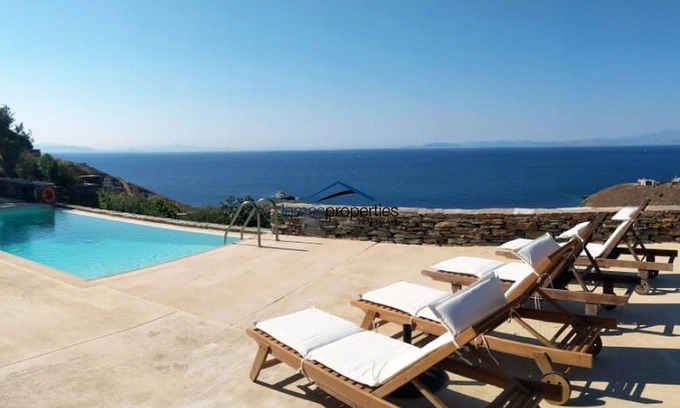 Kea Villa | Villa familiar con piscina y vistas impresionantes al mar.