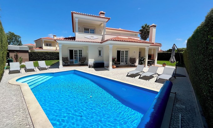 Praia del Rei Villa | Villa familiar con piscina privada climatizada, cerca de magníficas playas