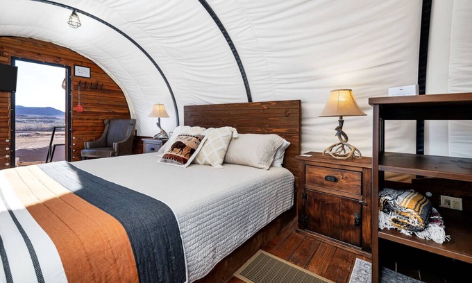 Virgin Cabina | Family Wagon Grafton #32 w/ King Bed, 2 BB Fire Pit & BBQ Grill