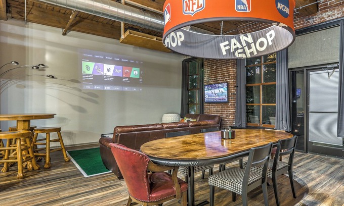 Downtown West Apartamento | Fanatics Favorite! View Games on Theater Screen TV