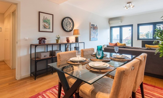 Olivais Apartamento | Fancy Apartment W/Metro at Doorstep by LovelyStay
