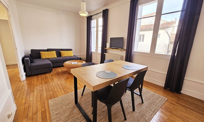 Angouleme Apartamento | Fanfrelin-Apartamento-Ciudad-Baño con ducha