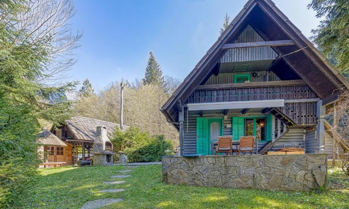 Kostel Chalet De Esquí | Fani's Riverside Cottage - Happy Rentals