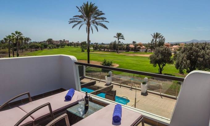 Caleta de Fuste Villa | Nueva villa independiente en primera línea en el prestigioso campo de golf de Fuerteventura