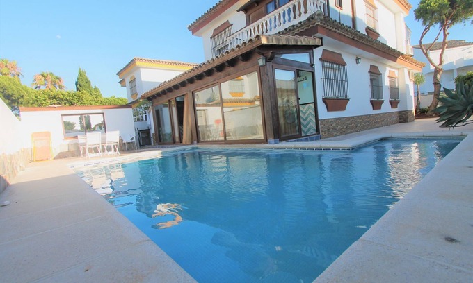 Poblado de Sancti Petri Chalet De Esquí | Fantástica villa para desconectar y relaxing junto al punto mágico de Chiclana