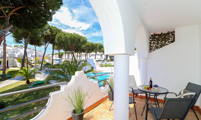Urbanizacion Hacienda las Chapas Chalet De Esquí | Fantastic 1 bed townhouse close to Marbella